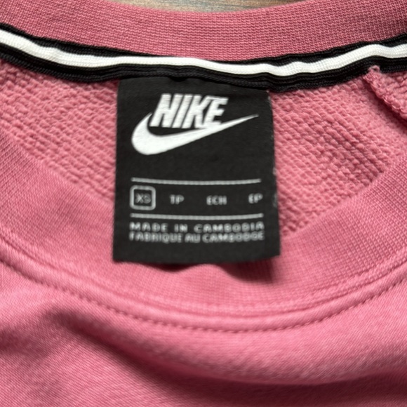 Pink Nike crew neck in women’s xs - Picture 3 of 3